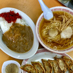 りんりん - ラーメン390円とカレーライス390円に餃子260円