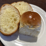 ビストロペンタ - あったかい手作りパン。ご飯にもできるけどここはパンが美味しい。