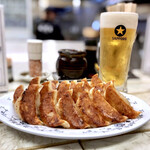 名物 焼餃子 6個×3とサッポロ 黒ラベル樽生