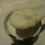 四川豆花飯荘 - 杏仁豆腐；アップ