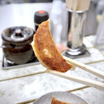 大阪王 - 名物 焼餃子リフト