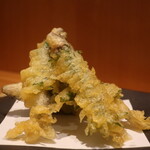 こころや - 稚鮎紫蘇巻き天ぷらアップ