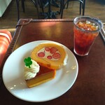 多根果実店 - ■かぼちゃプリン
■苺のロールケーキ
■アイスコーヒー