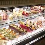 ホテルニュー長崎ケーキブティック - たくさんのケーキが並んでいます♪