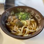 焼肉ホルモン 龍の巣 - 名物かすうどん 800円