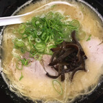 Michimaru - スープの色からすると塩とんこつっぽい？