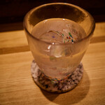 中華蕎麦 とみ田 - 透明感ある丸い氷。バーかよww