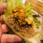 温石 - この鯵フライはコチュジャンのピリ辛が合う