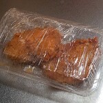 インドカレー&ナン 本格料理プルニマ - 料理写真:鶏唐揚げ(2P200円)ご丁寧にラップに包まれてます