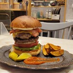 & BURGER. - 自家製燻製ベーコンチーズバーガー Wパティ