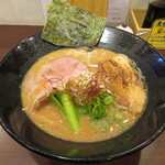 Menya Shichiriya - 濃厚鶏そば 750円
