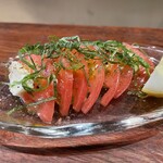 おや鶏・串焼きとレモンサワー なると - トマトのカプレーゼ