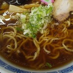 Yamabe Doraibuin - 醤油ラーメンのアップ