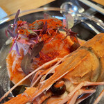 やまぐち - ⑤冷製パスタ〜上からパプリカパウダー、三河湾産赤座海老、フルーツトマトトマトのソース
      お好みでカラスミパウダーを（かけ放題）