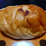 Bakery&Cafe KiKi - クリームパン♪