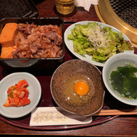松阪苑 - すきやき重 