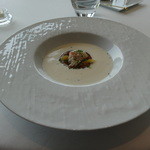 カリフラワー　カリフラワーのヴルーテ"デュバリー"可愛い野菜のジュレ　オレンジとズワイ蟹を添えて　コリアンダーの香り