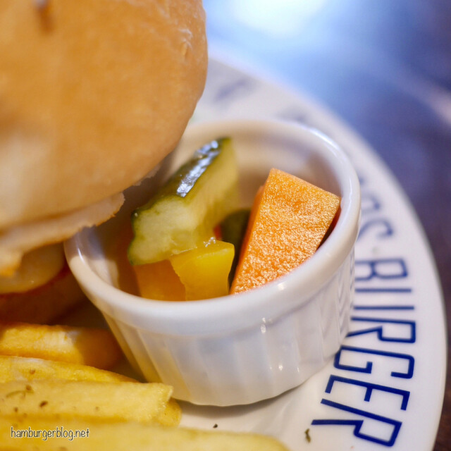 ラコスバーガー （RACCOS BURGER） - 郵便局前/ハンバーガー | 食べログ