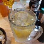 博多とりかわ焼 隅 - 自家製レモンサワー。自家製のと普通のがあって、自家製のほうが少し甘いらしいです。おいしい。