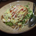 やいま食堂 - タコじゅーしー。沖縄風炊き込みごはんを使ったタコライス。