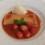 ラ・ロゼット - 3月　温かいクレープとバニラビーンズたっぷりのアイス。オレンジとキャラメルソースの苦味が絶妙！