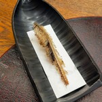 味心 すず木 - 活き鮎の肋骨付き骨せんべい