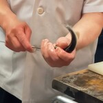 味心 すず木 - 活き鮎に串工程、見れるのも割烹ならでわ