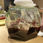 富小路 やま岸 - 官能な器　鮎と車海老が見えるでしょうか？