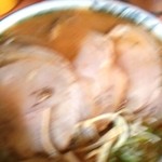 衆宝 - ブレてますが．．．味噌チャーシュー大盛です。