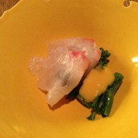 山城屋庄蔵 - ～先附～
                鯛昆布締めの大徳寺納豆餡　菜種の桃酢掛け