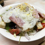 がばちょ - ベーコンエッグのシーザーサラダ（450円）