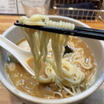 麺屋吉左右 - 麺リフトアップ