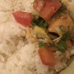 パンチマハル - フレッシュなトマト、キャベツ