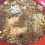 ラーメンKitchen 城門 - 城門ラーメン　麺＆汁ｱｯﾌﾟ