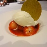 ラ・ベ - 完成！！　　デザートは、こうでなくちゃね。　いつもの事だけど、ケーキ屋さんでは、食べられない一品でしょう。