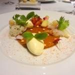 ラ・ベ - ①毛蟹、国産ラングスティーヌ、オマール　ホワイトアスパラガスのサラダ
          　　　　　　　マスタードクリーム　甲殻類のコンソメジュレ  （￥450 追加）