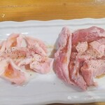 nikukozoutakumihanare - ★★軟骨 タン 各380円 本当に量が少なくてガッカリ！