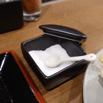 蕎麦 十箱 - 天婦羅を塩で頂きます。