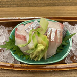 赤坂 菊乃井 - 昼懐石１３３１０円。明石天然鯛、縞鯵。板ポン酢を巻いた縞鯵が、旨味も脂も十分で、とーっても良かったです（╹◡╹）（╹◡╹）