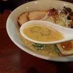 Aruiteikou - 醤油チャーシューめん スープ