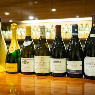 品嘗“Bourgogne”等考究的法國葡萄酒，度過高品質的片刻時光