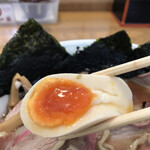 月の家 - 白身もやわらかな味玉