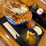 炭火焼豚丼 松風 - 合い盛り豚丼特盛＋キムチ＋マヨネーズ