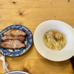 Ramen FeeL - 炙り肩ロース焼き豚&肉わんたん