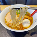 超純水採麺 天国屋 - 麺は中西食品製の中細ストレート麺