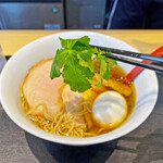 超純水採麺 天国屋 - 薬味の三つ葉