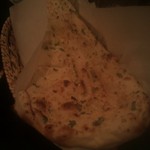 ダバ インディア - ガーリックナン