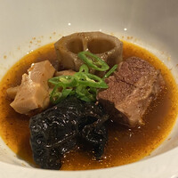 蜀郷香 - きくらげ、れんこん、角煮