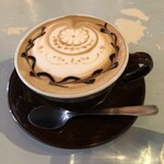 カフェ ウワイト - コーヒー550円なら＋５０円でカフェモカのアート楽しむのもよいかも♪