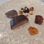 ASAHINA Gastronome - (2022/6 訪問)比内地鶏＆フォアグラ。比内地鶏胸肉のラッケノワール。